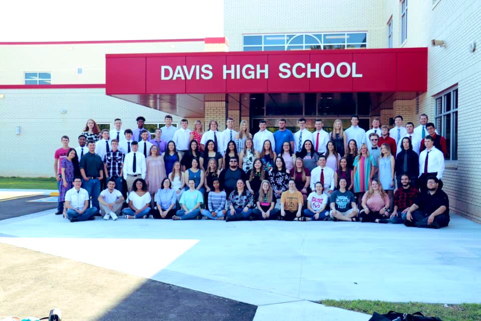 CoachTO4's tweet photo. What a first year! Special Class, with some Awesome people. Very Proud of you! Win The Day, and Go Wolves! #DavisWolves https://t.co/ba83nwAg2d