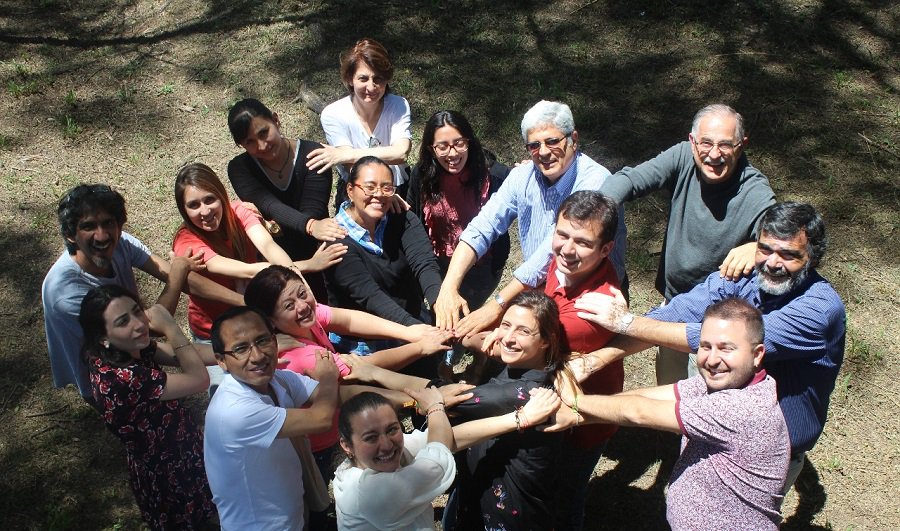 JesuitasARU's tweet photo. Comunicar para alcanzar el amor: #EnRedDarnos en la Colaboración y Comunicación...
🔌👣💞
Colaboración y Comunicación son dos palabras que han venido cobrando mucha fuerza dentro y fuera de nuestras obras. 
https://t.co/7qFX4hmWZW https://t.co/ZtgbAL2ZpM