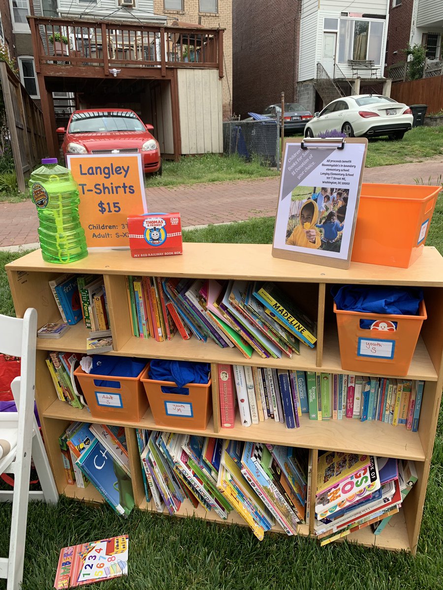 LangleyDCPS's tweet photo. Bloomingdale Community Day at Crispus Attucks Park. Come say hello and purchase a book! @dcpublicschools @principaldrumm #langleyelementary #crispusattucks #bloomingdaledc https://t.co/OV82fCZ2hN