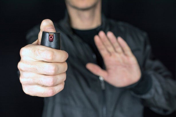 ScotsmanShield's tweet image. bit.ly/2QbmKwx - Wasp Spray VS Pepper Spray: What's The Difference? - There is a lot of information -- and misinformation -- circulating about the use of wasp spray for defense.  We want to clear it up for you.