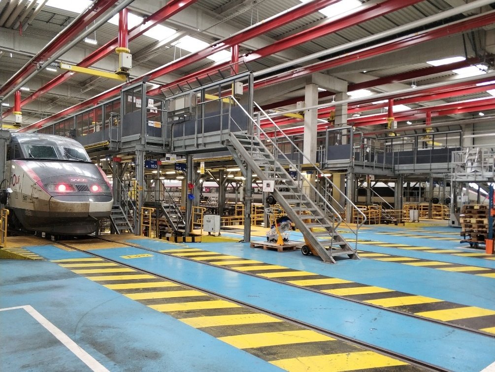 PSchydlowski's tweet photo. Passionnante visite du @TechnicentreEst dans le cadre des journées @Vive_le_Train. 🚄 🚆 🚂 
#viveletrain #SNCF https://t.co/NNR4KuXG1Z