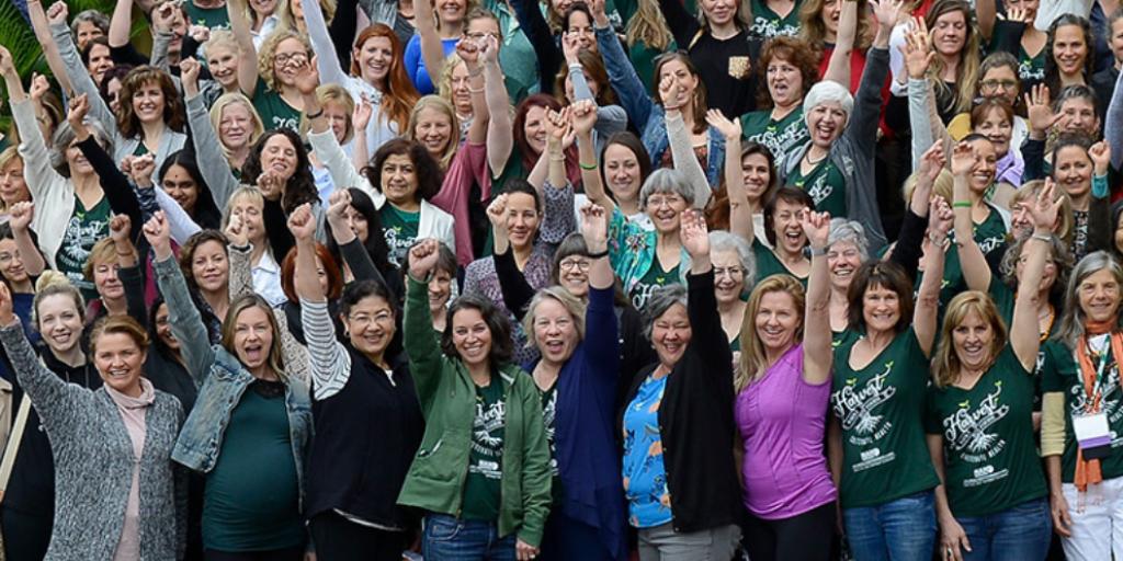 HEY!  WE NEED Y'ALL!

...to come on down to the Ballroom Foyer...

9:00 am - 9:30 am
NANP FAMILY PHOTO on the Ania Terrace.

Wear your conference t-shirt!