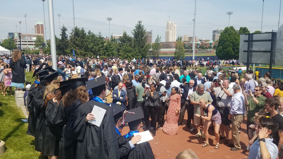 SLU_Official's tweet photo. Congratulations to the Class of 2019! #SLU2019 https://t.co/MTGd897wGC