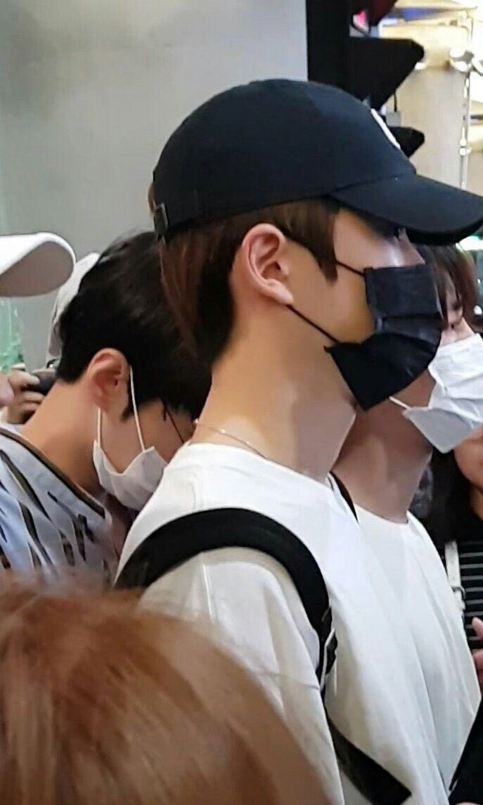 _myhideko's tweet photo. “เเผ่นหลังของเเจฮยอนมีให้พี่โดยองซบนอนคนเดียวเเหละ” #jaedo https://t.co/2KYaPr6bRY