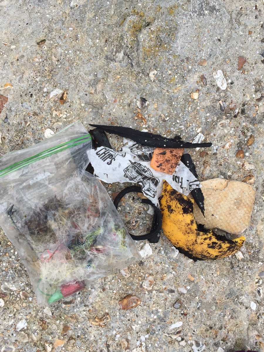 happyhillers's tweet photo. Today at #StonePierBeach loads of #fishingline hooks removed, #fishlure #cableties #bead #sachet tiny pieces of #plastic #watch #wire #balloon and the ironic #lid 2nd pic big stuff for bin, 3rd pic is detail, 4th pic is my #treasure @replastic_uk @LitterFreeCoast @2minbeachclean https://t.co/llvClN361p