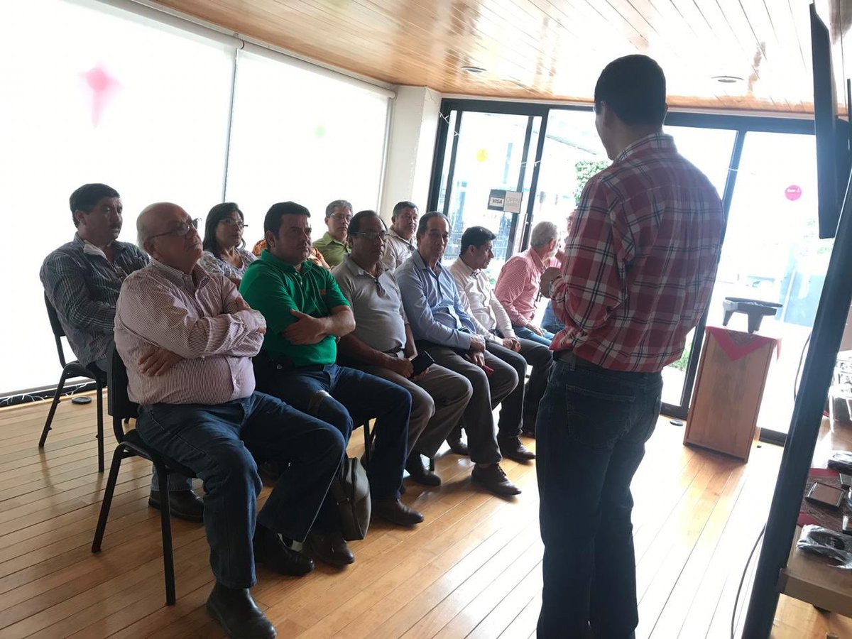grupocicas's tweet photo. Este día recibimos la visita de agricultores del estado vecino de #Veracruz, interesados en invertir en el cultivo de cacao en la region central del estado, sin duda un hecho interesante, y de suma importancia por nuestro papel el futuro del #CultivoDeCaco en #México. https://t.co/RtbTmRDvXX