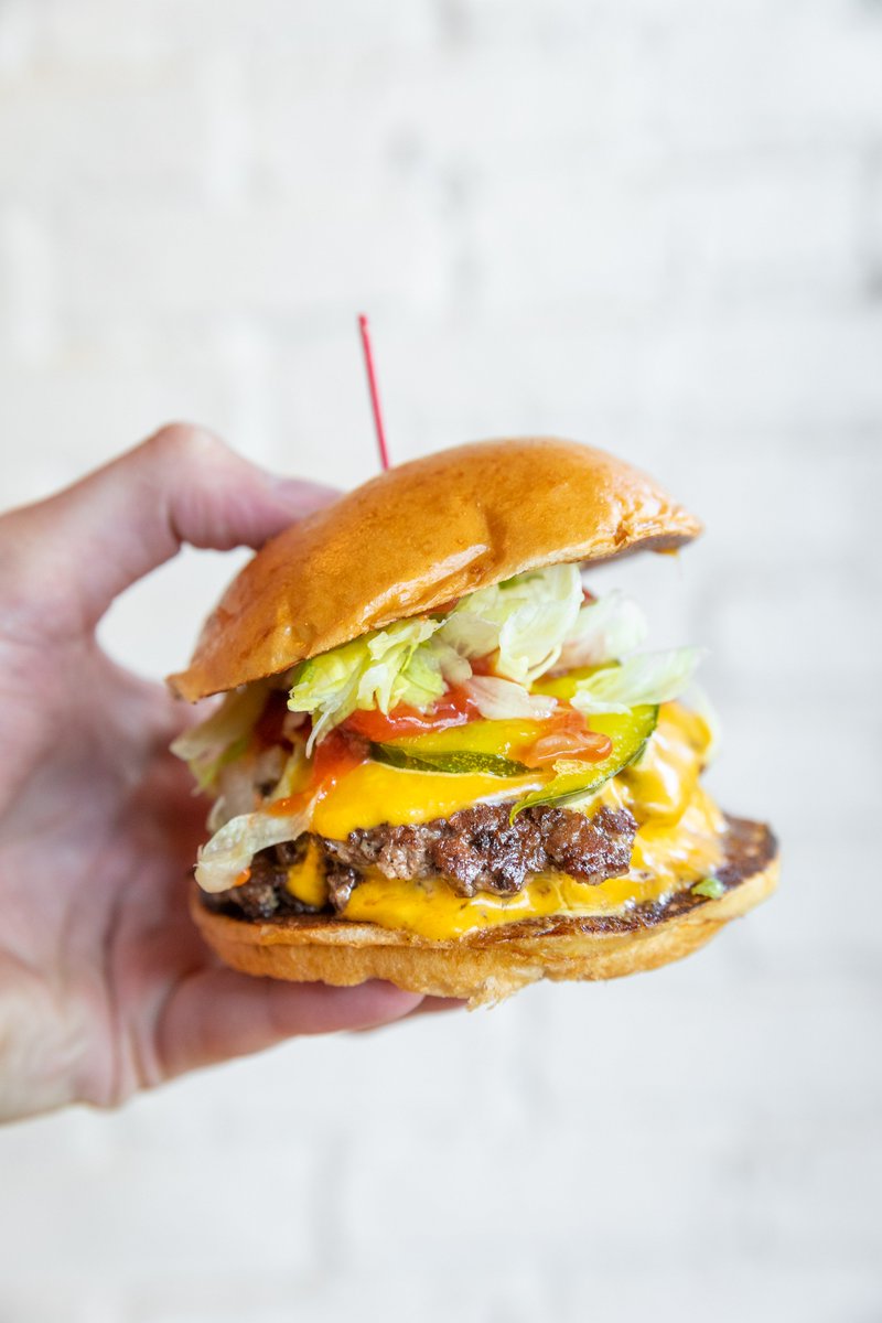 dineLA's tweet photo. There's a reason why the @hiho_burger has quickly become a #santamonica favorite and it definitely has something to do with this mouthwatering double cheeseburger #hihocheeseburger Grab your friends and start your self guided burger trek around LA! #dineLABurgertrek https://t.co/BjM9VkMIpi