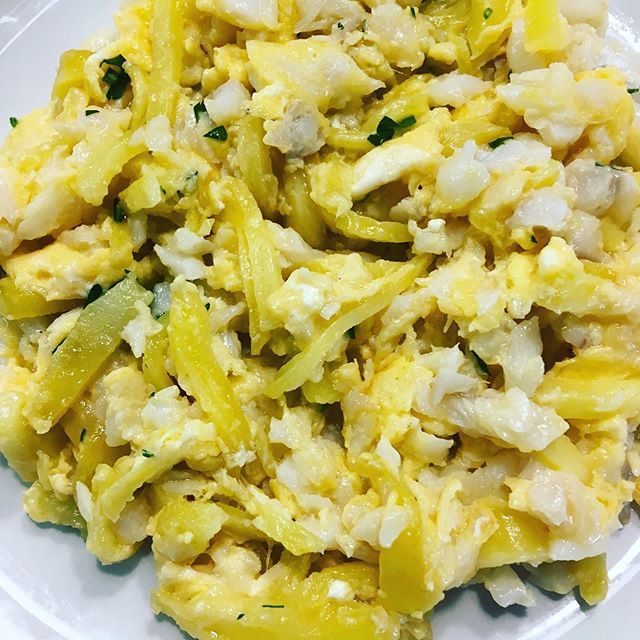 cuynes's tweet photo. Bacalao dorado hoy de platillo https://t.co/3E8kFZGlAM https://t.co/sm94uLMCOx