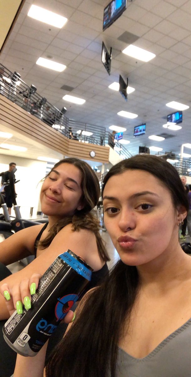 miaiasparro's tweet photo. HAPPY BIRTHDAY ISABELLAAA I love you so so much !! thx for being the best gym partner and bff ! i hope you have an amazing day ❤️❤️😘🔞🥳 @bellamendezz https://t.co/Dxhm8l5ey6