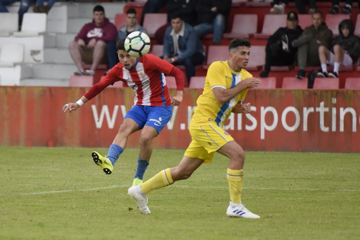 RealSporting's tweet photo. 📣 #SportingDH
⏹ Final del partido de ida de 1/8 de final de #CopaDelReyJuvenil en Mareo
🆚 @RCDEspanyol
➡️ Empate a cero (0-0) pero las ocasiones más claras han sido para los rojiblancos
👉 El partido de vuelta será el próximo fin de semana
🔴⚪️ Vamos Sporting 🔴⚪️ https://t.co/E4G8Sw5HSI
