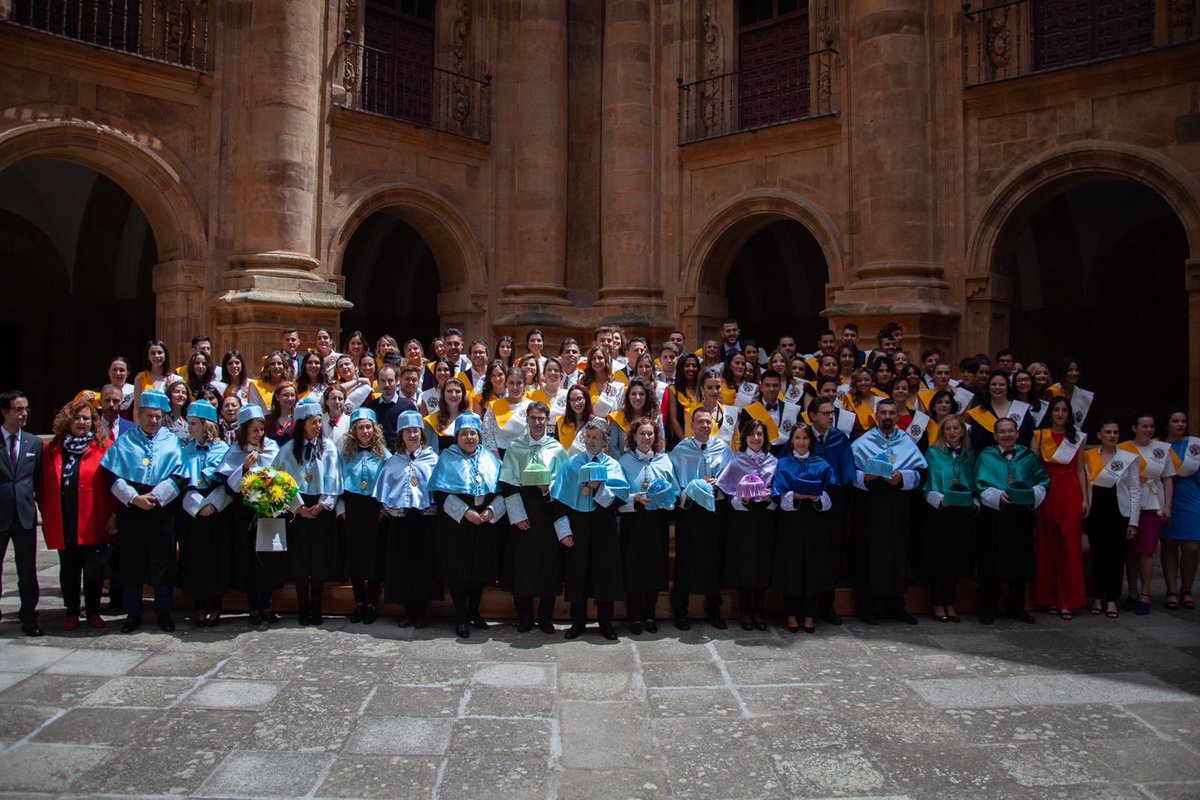 upsa's tweet photo. Galería 3. 👩🏼‍🎓👨🏼‍🎓Hoy es un día de muchas emociones en la #upsa. Varias titulaciones celebran sus Ceremonias de Fin de #Grado y estamos muy orgullosos de todo el camino recorrido por los profesores, familiares y alumnos. ¡Enhorabuena a todos! 💐• #graduacionesupsa #comunidadponti https://t.co/azbqdd0EKz