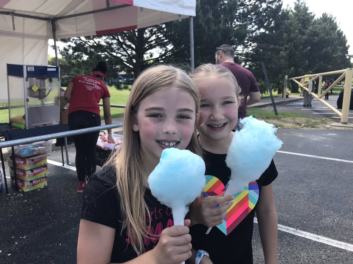 traceylcarson's tweet photo. Only 2 more hours for the Western Row #CommUNITYCarnival - come by, say goodbye, play some games & grab a bite to eat! #MasonMoment https://t.co/DtVVMLieaI