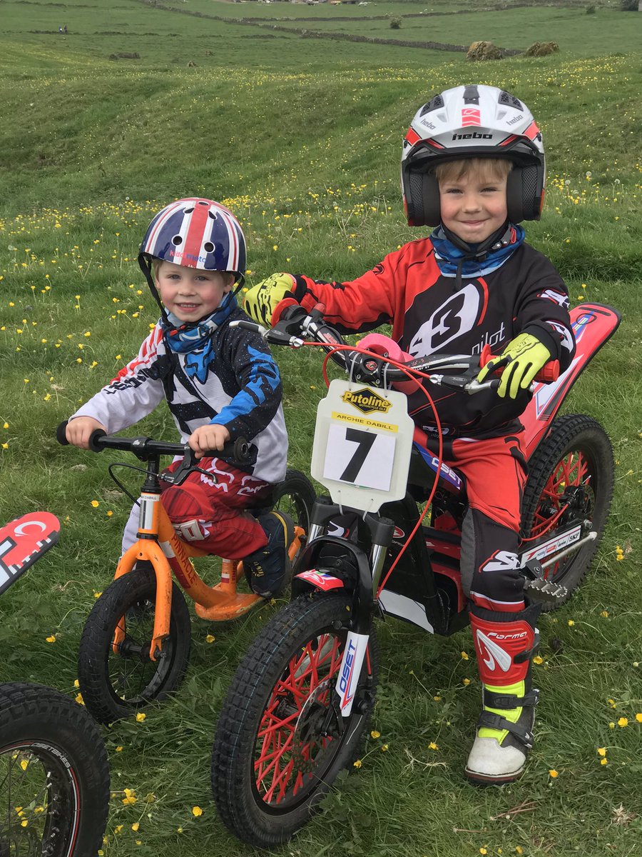 MrsDibs08's tweet photo. Round 1 of The midland &amp; mini champs Oset Cup today, It was Archie’s 2nd trial &amp; for us we just want him to have fun, Archie had the best day.
Noah was behind him at every section on his balance bike🤣 Thankyou PopPops for a great day and to the club and observers ✨@jamesdabill https://t.co/hVXNQDOxFU