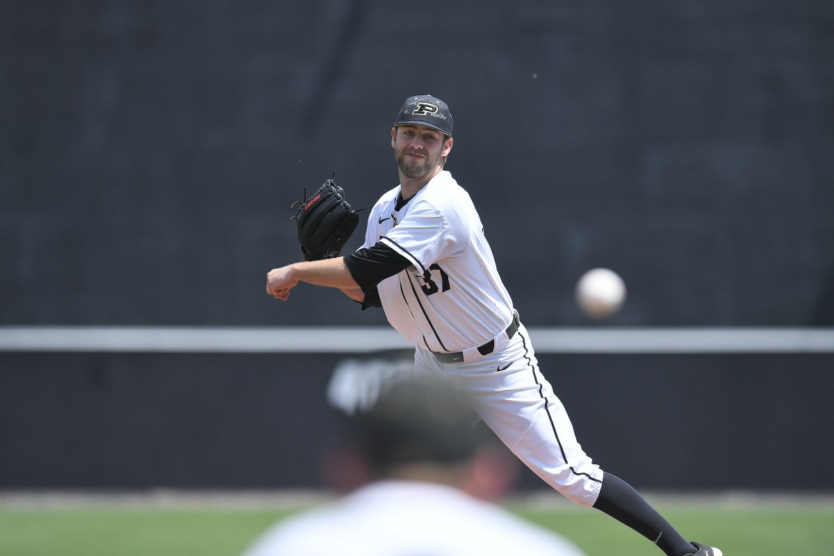 PurdueBaseball's tweet image. ⚾️ @BeardRyan11 was still on the mound in the 8th inning of the April 13 rubber game with Iowa here at Alexander when his season came to an end.

Great to see the senior back on the bump today to throw out the ceremonial first pitch. #BoilerUp #ThankYouSeniors