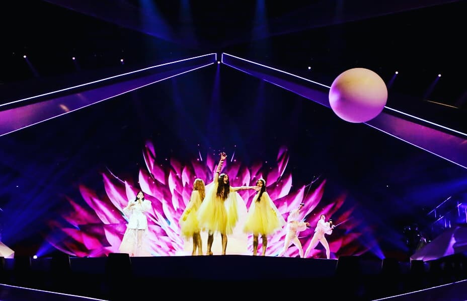 EurovisionGree1's tweet photo. Καλή επιτυχία Κατερίνα όλη η Ελλάδα μαζί σου για το υπέροχο τραγούδι σου. Καλή επιτυχία σε όλη την ελληνική συμμετοχή. ΚΑΛΉ ΕΠΙΤΥΧΊΑ ΕΛΛΆΔΑ 🇬🇷🇬🇷
@KaterineDuska  @ErtEurovision
Already proud

#eurovisiongr #lucky13 #DareToDream #TelAviv #Eurovision #ESC2019  #greece #eurovisiongr https://t.co/Esketemfkt