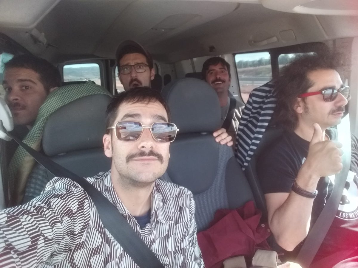 DonGonzaloMejia's tweet photo. Caminito de #Madrid a por la #GranFinal de #TeaBre en @Demodestiana
#LosMejía a por la siguiente #fechoría de #lospedroches a #Madriz https://t.co/uqy7sXXes4