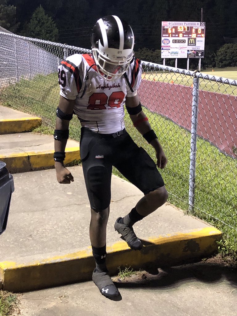kanifle229's tweet photo. We came and saw but were never victims 🖤🦍 #5sacks https://t.co/5231YKLE40