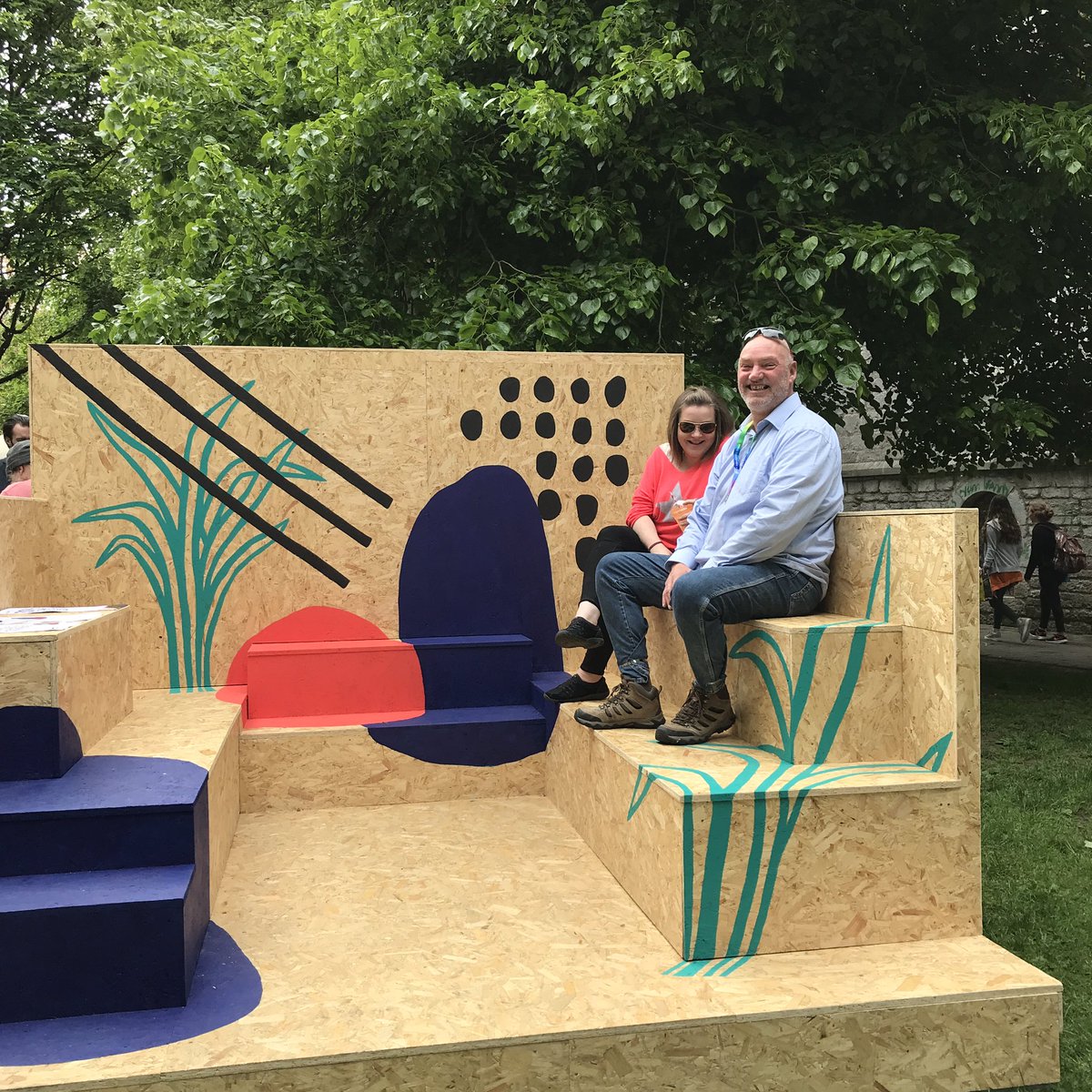 Siobhan_ODowd's tweet photo. Something for everyone at the #RainbowPicnic today: food market, #DesignPop lgbti book club #OutLit outside and great games, tho watch out for @MarthaHalbert she’s wild competitive #LGBTIAwarenessWeek @CorkLGBTweek #AlliesForInclusion https://t.co/fZhrGvMkDN