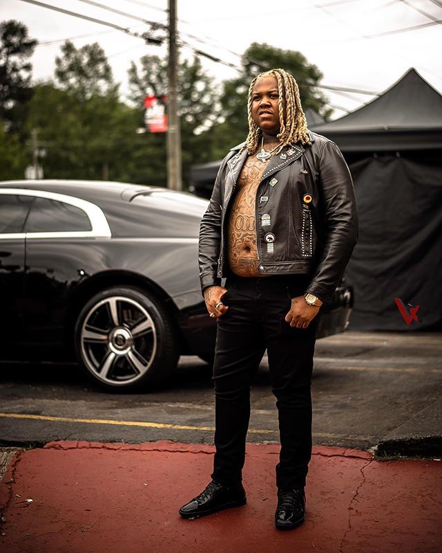 poplord_'s tweet photo. Yu gotta stand tall n dem trenches to cum out on top #wraithtalk YSL DOWN I mean every piece of clothing I got on shit ain’t even out yet. ITZ POP #poplord⚡️💫 #contentcontrol🧠 #D18 #Zone4 🥴 https://t.co/aYGs1mhQsf https://t.co/9EkqxnFx07
