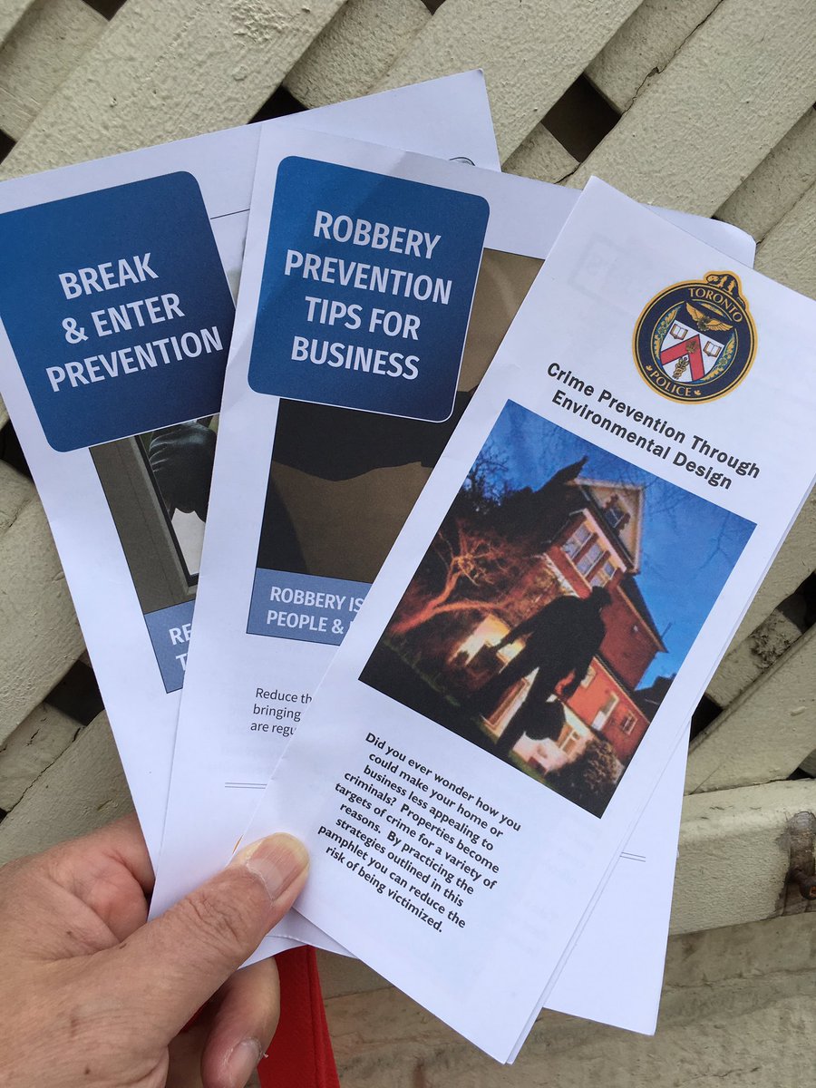 We’re at @DistilleryTO providing crime prevention tips to businesses and the visitors.  Say hello if you see us!  #SafetyFirst #CrimePrevention @TPS51Div @TPSAux51Div