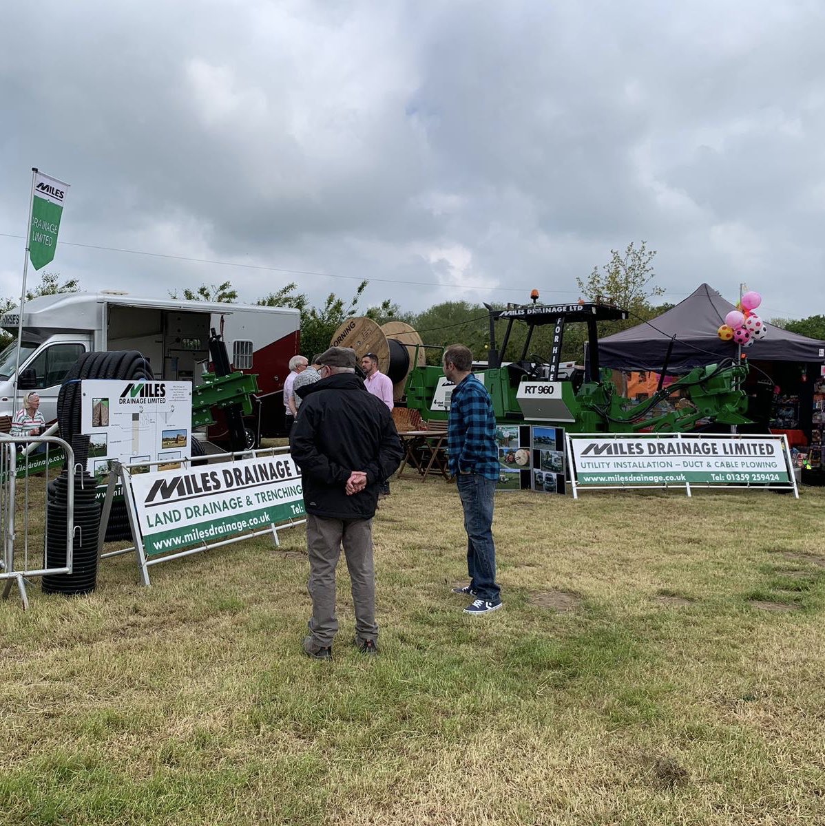milesdrainage's tweet photo. Fab day @hadleighshow #drainage https://t.co/g1K4oleK7J