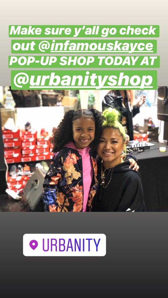 Feezthegerm's tweet photo. @infamousKAYCE got the POP-UP SHOP crackin today at @Urbanityshop 🍾☔️ I highly suggest the ladies to go shop and support a real ☝🏾 https://t.co/kzRpFIH3rU