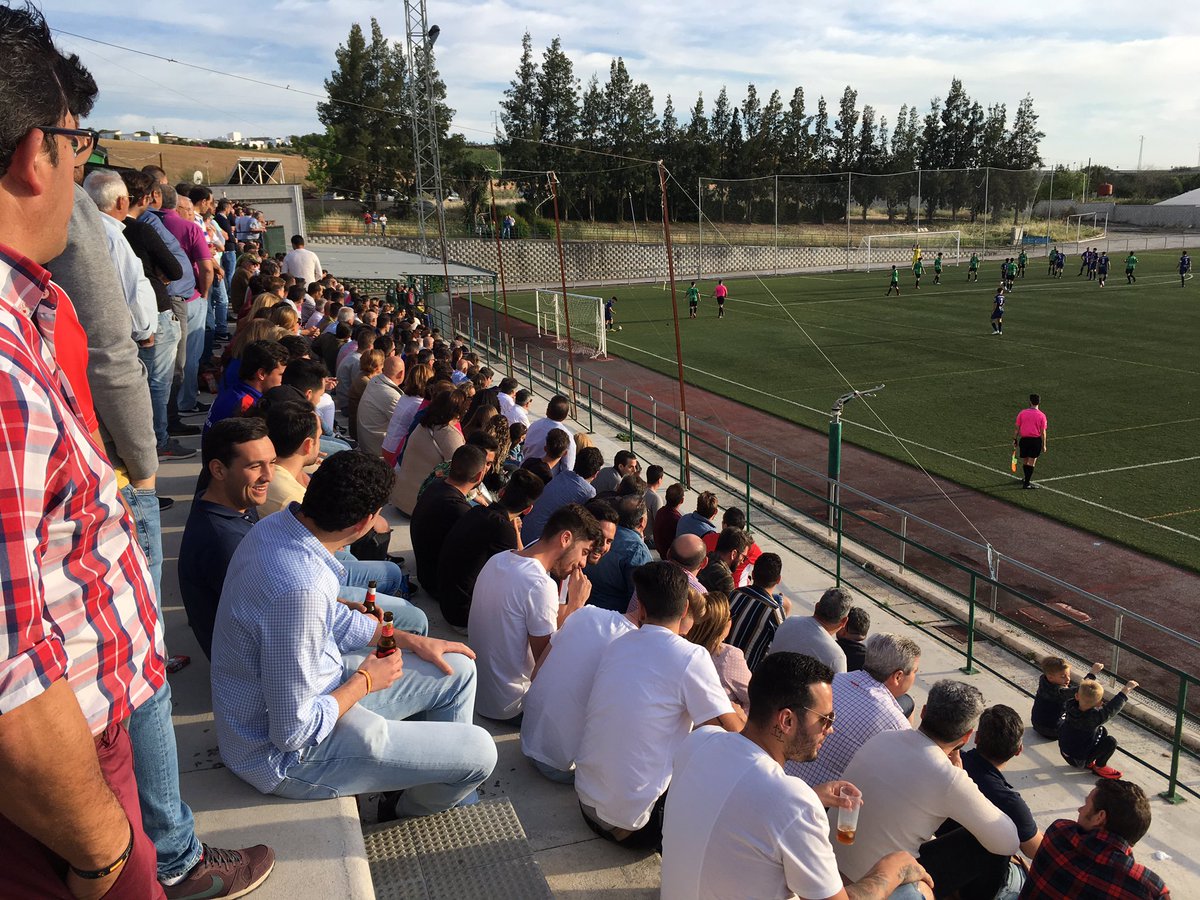 Duro varapalo para nuestra <a href="/UDMoronCF/">UD Morón CF</a> en la última jornada de liga. Sé que ahora mismo todo lo veis muy negro, pero hay que mirar siempre hacia el futuro, y este Club🇳🇱lo tiene. Cabeza alta... y mucho ánimo para todos: jugadores, técnicos, directiva y afición🇳🇱