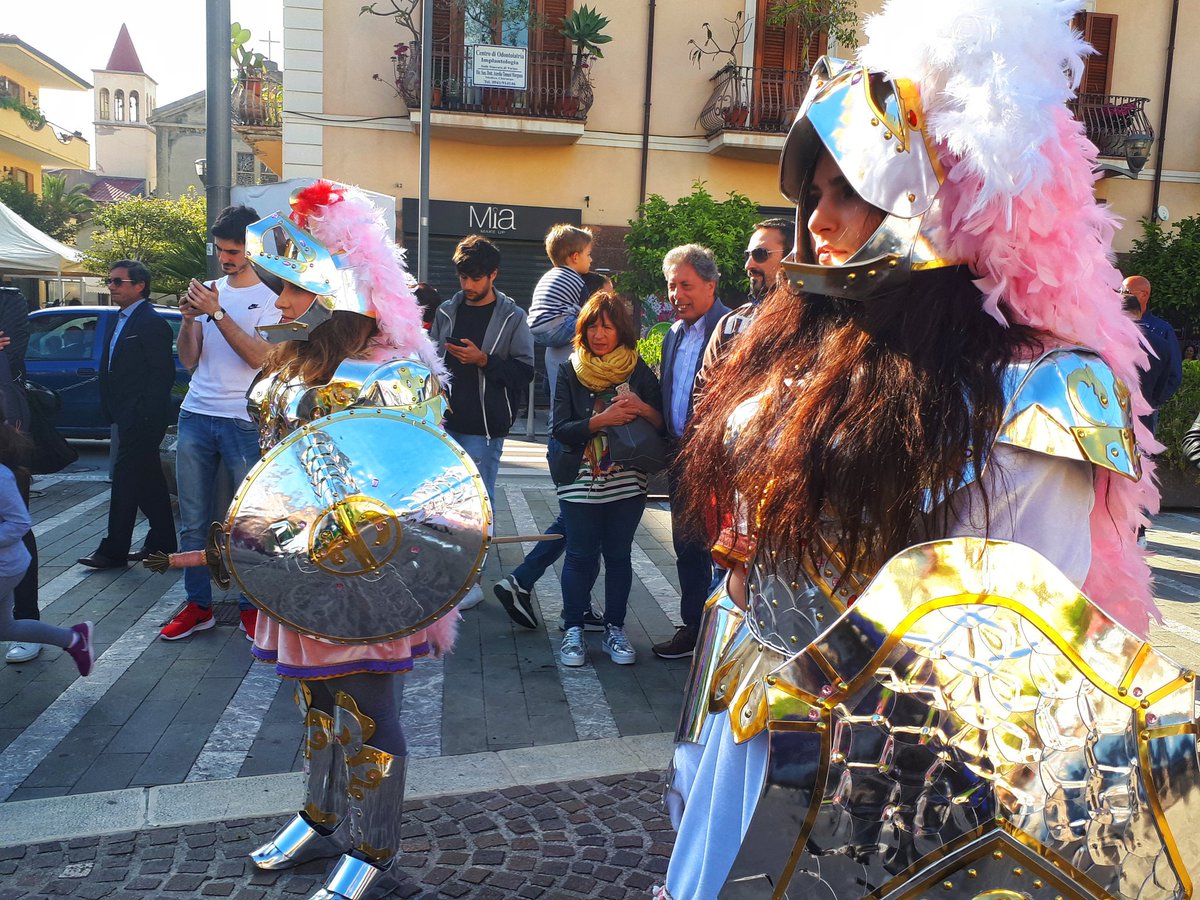 viaggimperfetti's tweet photo. Capo d'Orlando. A #LittleSicily un'invasione di...paladini della tradizione siciliana!

Per #Siciliando ecco la sfilata dei Paladini di Carlo Magno a cura dell'associazione Nuova Panormo e della compagnia teatrale Araldo del Vespro 📌 https://t.co/fAFN30n4i4