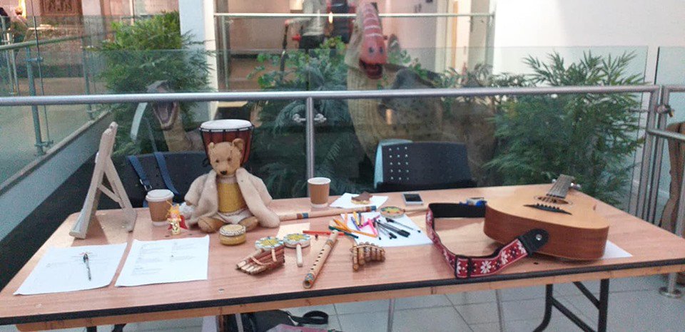 Deepdownarts's tweet image. Wow! What a day writing songs with little musicians in @UlsterMuseum and then indulging our love of poetry with @purelypoetry Colin Dardis. Can't believe our festival is almost over, just one more event tomorrow night in The Ivy.
#KeepHoldingOn