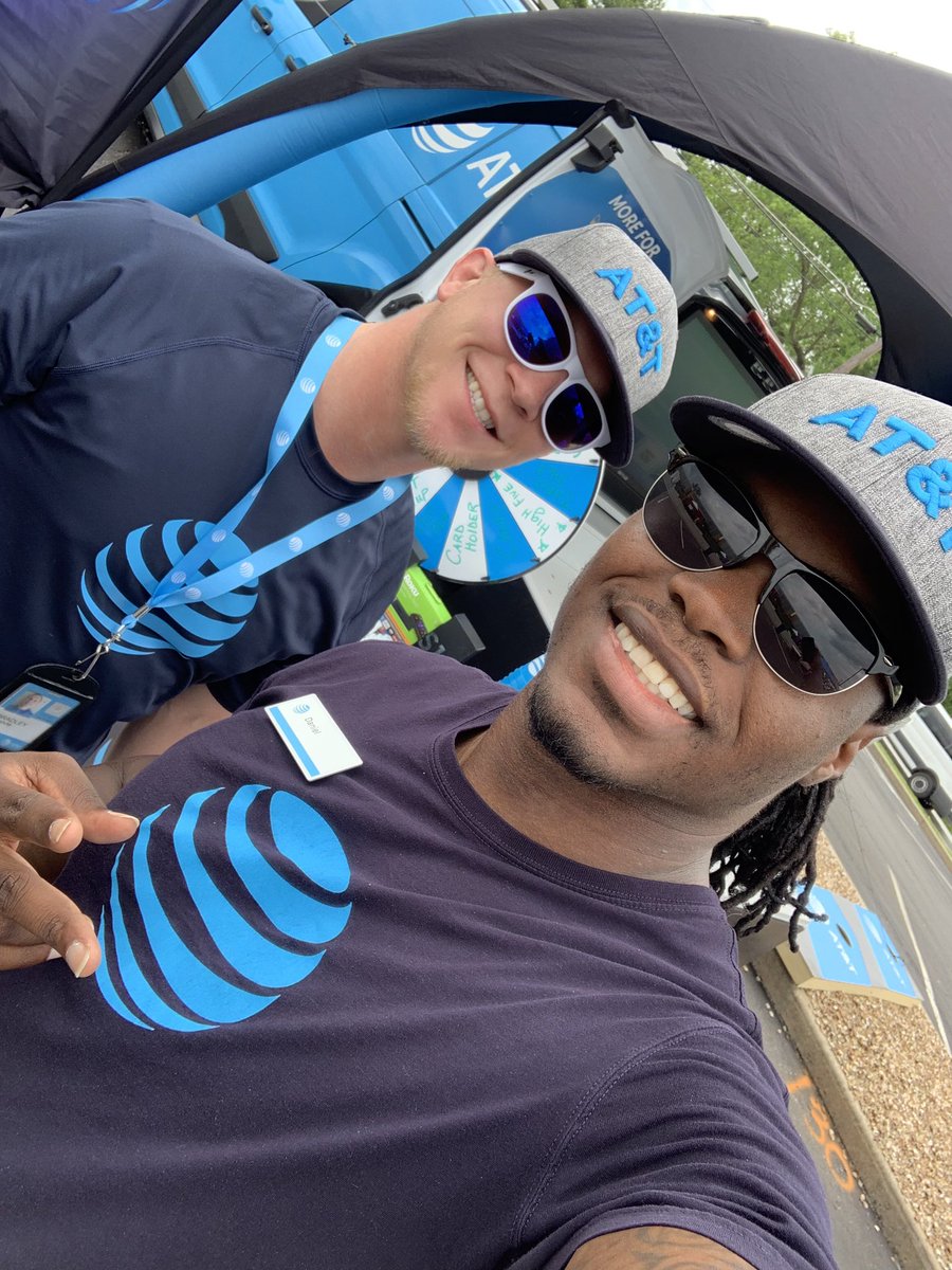 DanielBonneratt's tweet photo. Wentzville Carnival day 2 lets Cook π¨πΎβπ³
#KAMO
#att
#GetCaughtBeingGreat
#ReadyToGo
#STLouis @wisdom_bradley @matthew_kobel @Brandon_Loc https://t.co/v2ebiDrnm6