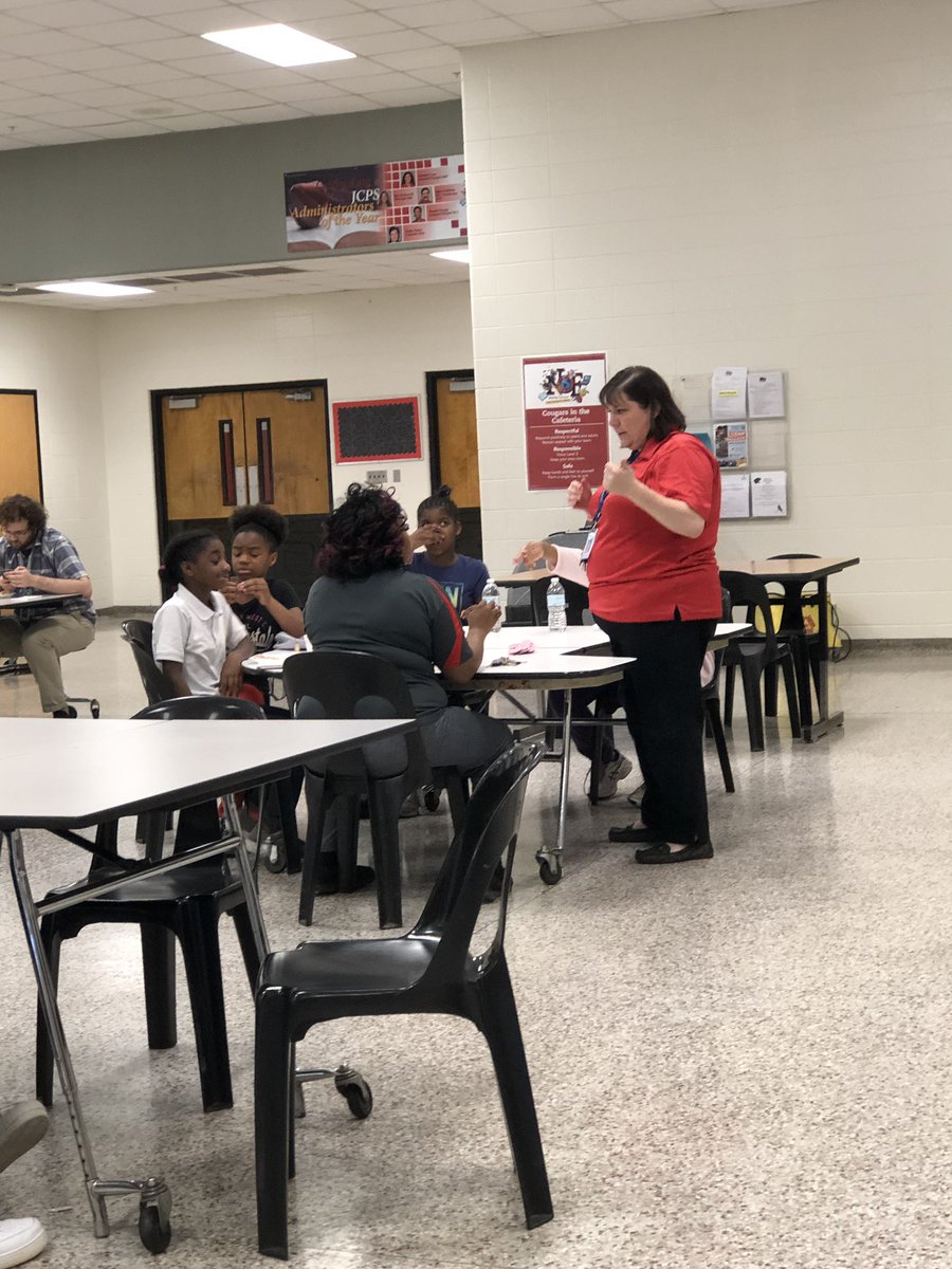 tcfljmj3's tweet photo. The community forum coordinated by @SkoolStartupLou #innovative #teacherfounders @ #NoeMS turned out really well. Got some valuable feedback from parents/guardians &amp; interpreter was there to help w language translation @jcpsforward #WeAreJCPS @JCPSKY @kids_inspire @JCPSAsstSuptTL https://t.co/gcEXrETQUg