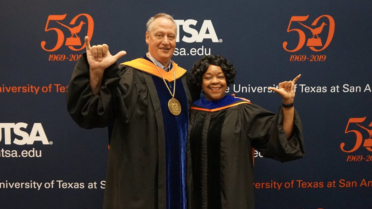 PresidentEighmy's tweet image. Huge thank you to my friend Paula Gold-Williams for her heart-felt words to all of today's graduates! #utsagrad19 @Paula_GW