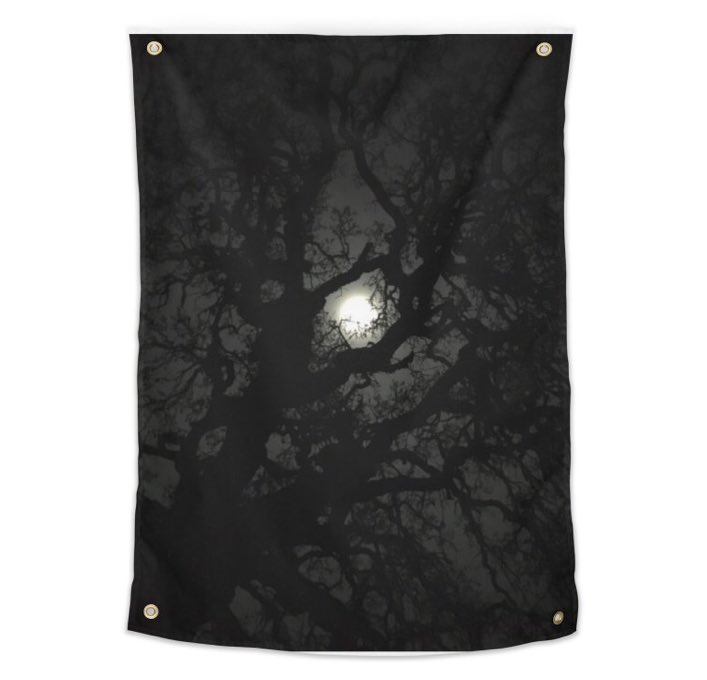 ForTheLoveOfHo4's tweet photo. There’s a full moon tonight 🌕🐺 Celebrate by burning some black candles or checking out my Moonlit products at https://t.co/sJ8DfxwElP 

No pressure to buy anything 👻 Take a look and see if it inspires anything spooky in you!

#horror #horrorfam #horrorart #FullMoon #moon https://t.co/ksZktWYsk1