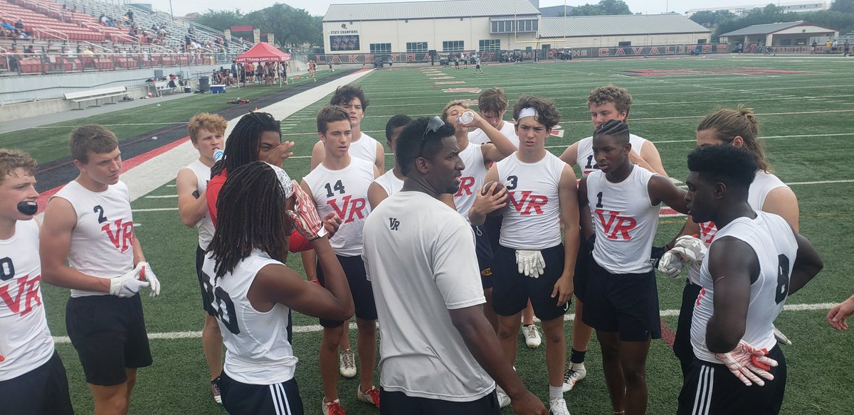FanstandATX's tweet photo. Vista Ridge 26 Westlake 13 (HALF) #LTSQT. 

Winner advances to College Station State tournament https://t.co/UldwthROwZ
