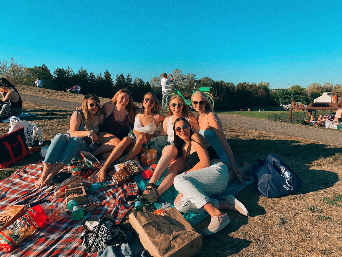 We love being home and reuniting with our sisters 💖