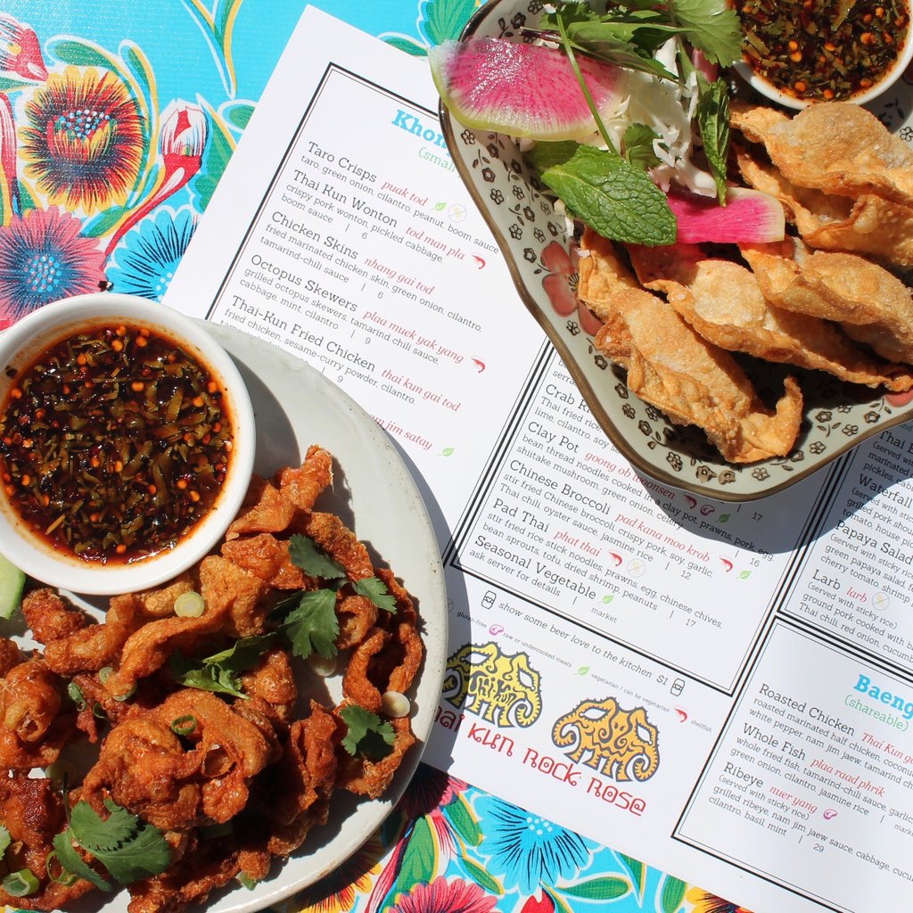 Chicken skins and pork wontons 🤤 What’s your favorite Thai-Kun appetizer?