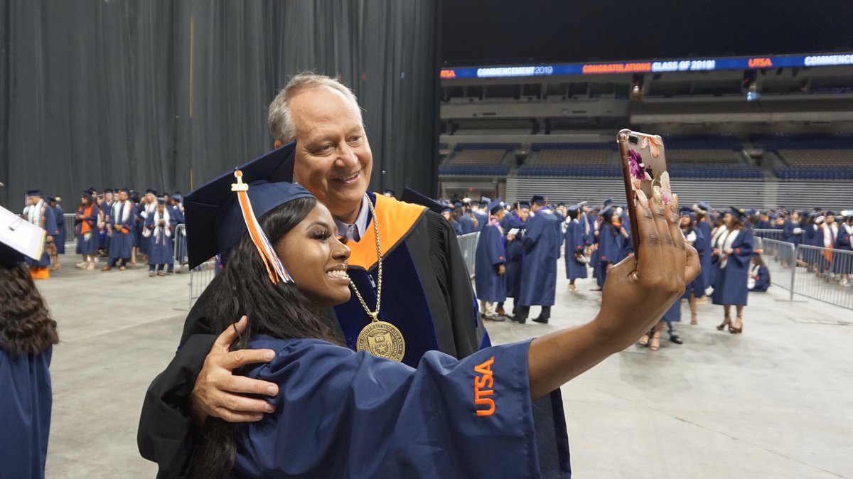 PresidentEighmy's tweet image. Congratulations to all of today's graduates! Now go forth and change the world! #utsagrad19