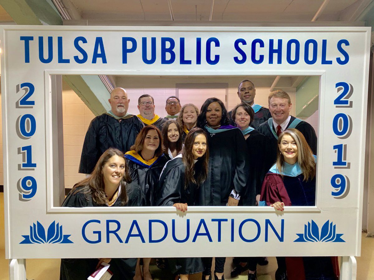 eastcentralhigh's tweet photo. Congratulations Class of 2019 🎓@deborahgist @staceyvinson19 @TulsaSchools https://t.co/YIdnb5yaQO