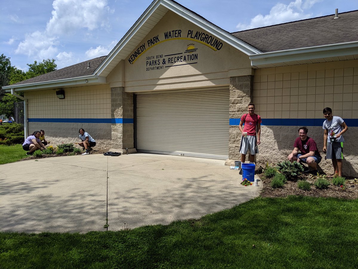 JAVA_GetFilled's tweet photo. Happy National Kids to Park Day! @sbvpa #getfilled https://t.co/kkAghTajZQ