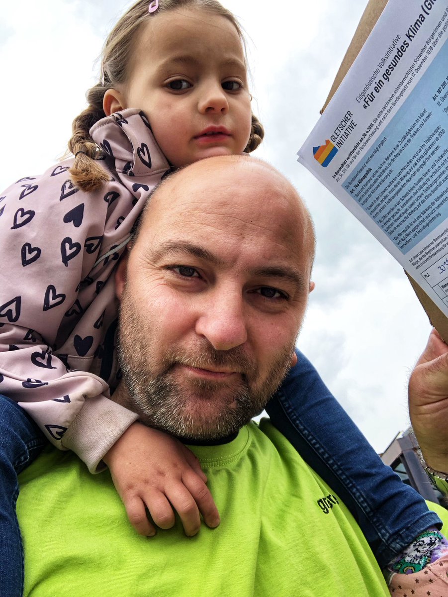 Unterschriften sammeln in Zollikofen <a href="/KlimaschutzCH/">Verein Klimaschutz Schweiz</a> <a href="/glp_BE/">Grünliberale Kanton Bern</a>