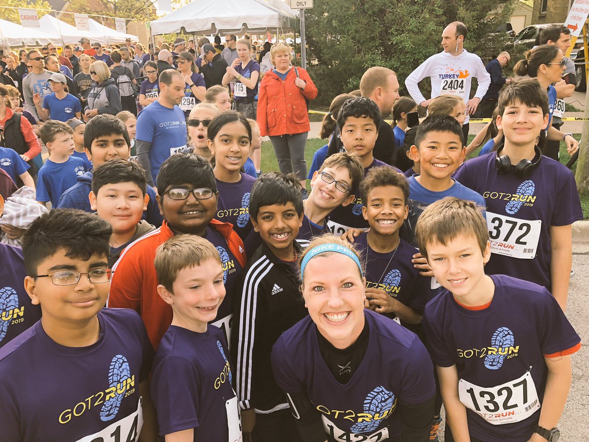AliElfessiD54's tweet photo. So proud of these kids for the way they represented @EaglesAldrin at the #Got2RunforEducation this morning in Arlington Heights! Way to go team!!! πββοΈππ»ββοΈβοΈ#WeAre54 #PeakMoments https://t.co/2VykrPgx53