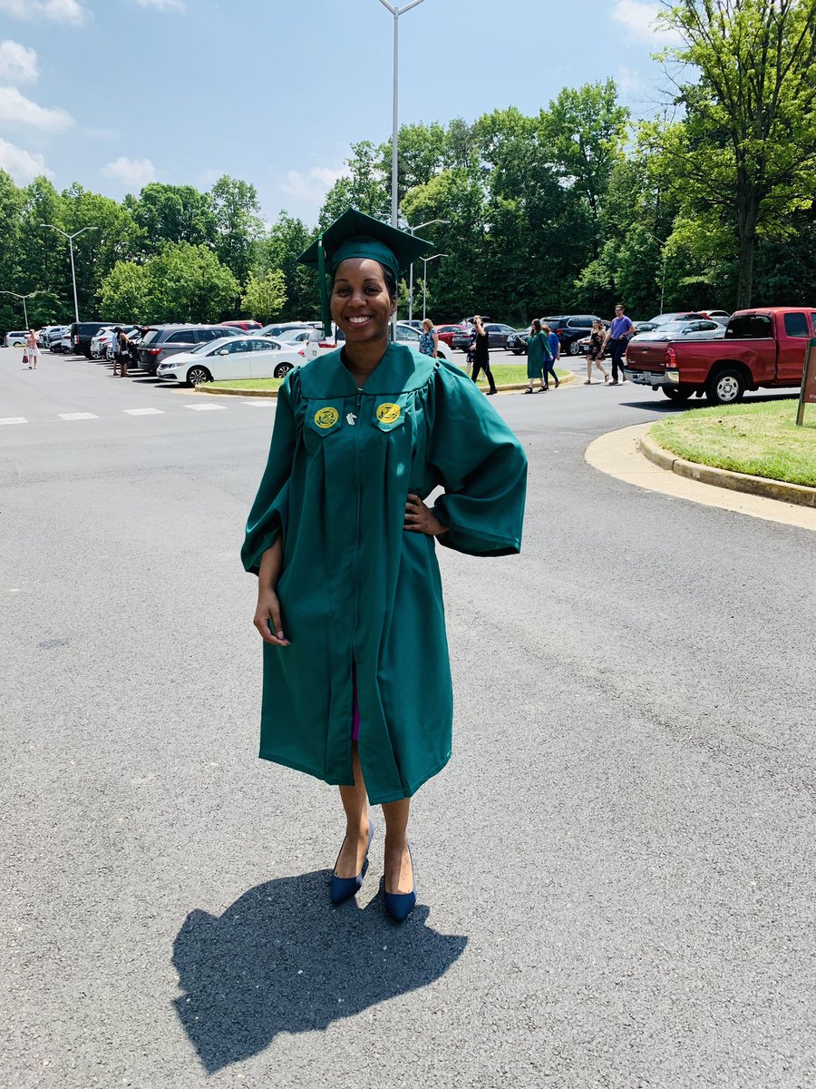 MeettheDodsons's tweet photo. Congratulations Bella! We are so proud of you!!!! ❤️ #MasonBizGrad19 https://t.co/Jtt0rUiRia