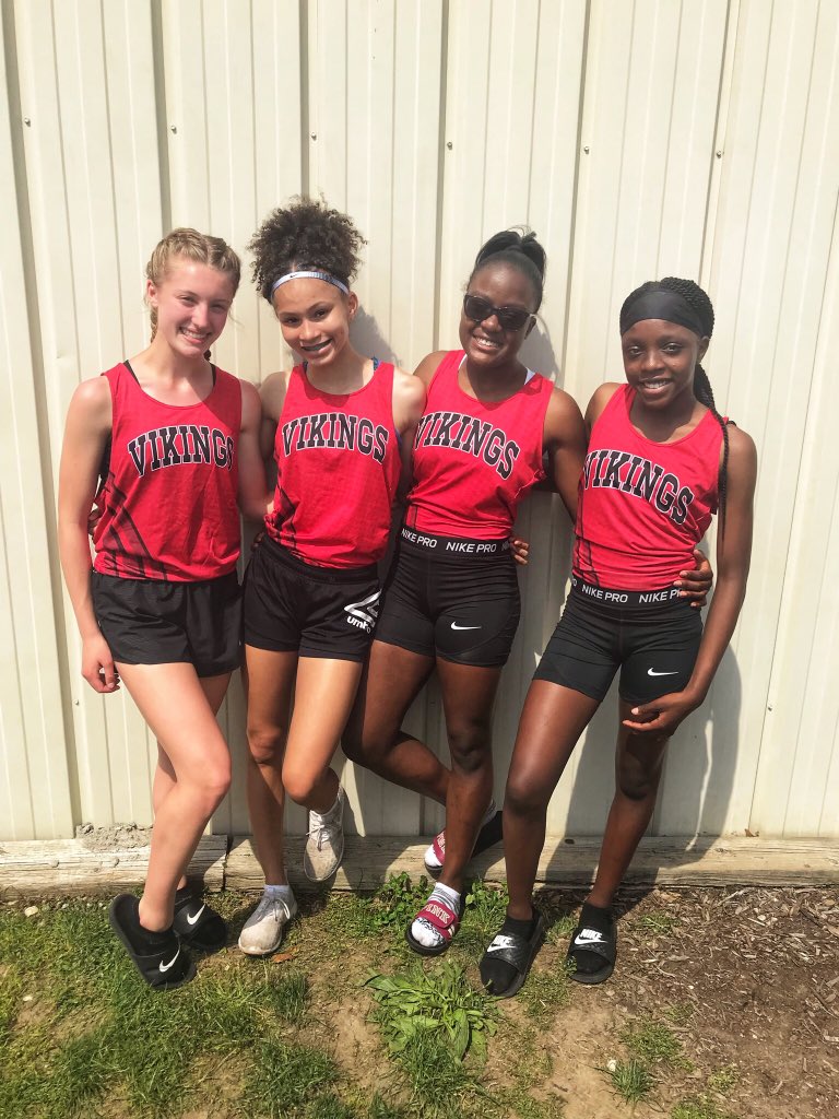 cszostak56's tweet photo. Congrats to our 7th & 8th grade girls 4x200m relays! Way to end the season strong #IESAstate #D56achieves https://t.co/DWAUmLjZJP