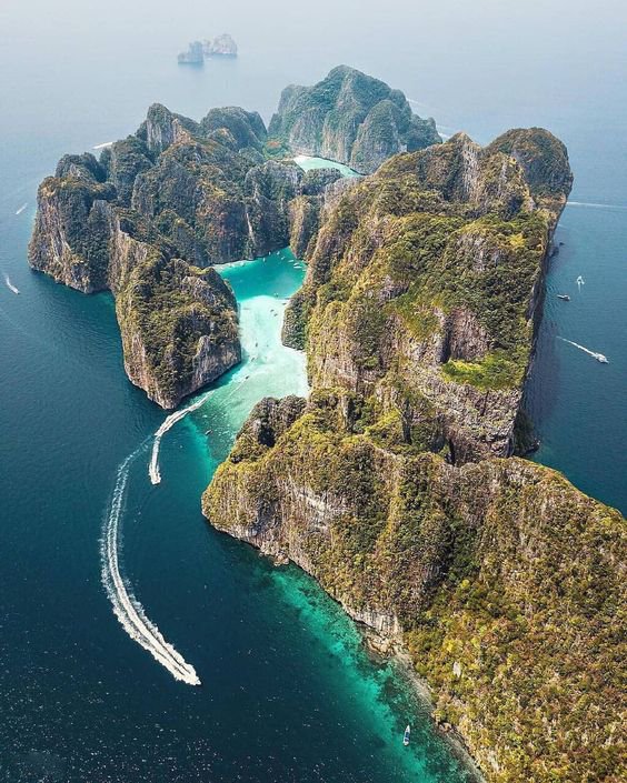 TravelTourism__'s tweet photo. Information: Phi Phi Leh Island, Thailand 😍✈️
https://t.co/fTMarssIyb
#traveling #phiphi #island #PhiPhiLeh #Thailand #thailandnews #Travel #TravelTuesday #travelblogger #traveltips #toursinworld #tourism #Tourisme #worldtrip #islands https://t.co/LCm91Oxk5i