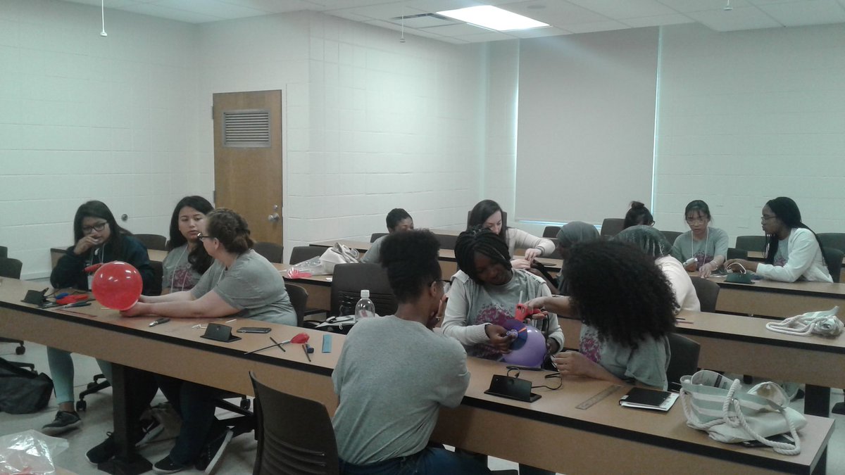 sftinitiative's tweet photo. Playing with Newton' S Laws at Woman in STEM conference @sftinitiative @TRIOUBMS_NEIU @ColumbiaChi @CCAS_NEIU @McaplanMarcelo @Aaron_Cortes https://t.co/o67vevvHyT