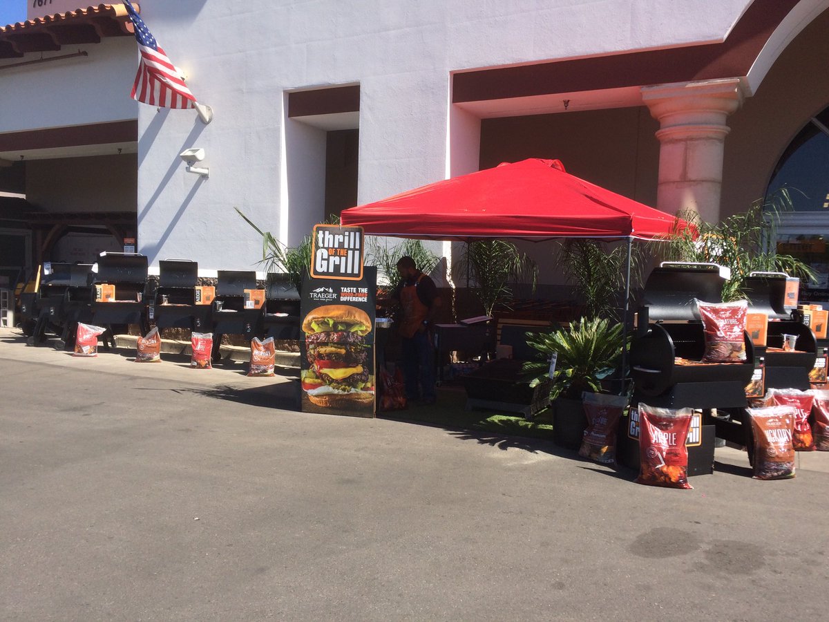 Cranking up the Traeger with some apple flavored pellets and bacon,(Smoking hot) 0410
