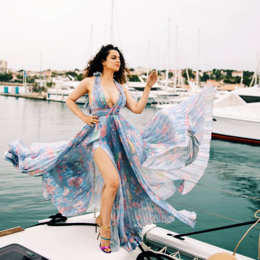 #KanganaRanaut looks stunning in Ralph & Russo during her Day 3 appearance at #Cannes2019 film festival!

#KanganaRanautAtCannes2019 #KanganaAtCannes #LiveVictoriously #GreygooseLife #CannesFilmFestival2019 

celebsline.com/kangana-ranaut/
