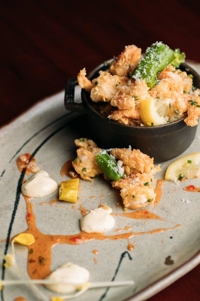 FixLV's tweet image. No better way to start your night than with our Crispy Rock Shrimp appetizer. Made with shishitos, pepperoncinis, and parmesan aioli.
Grab yours for Dinner: goo.gl/qV93c2
