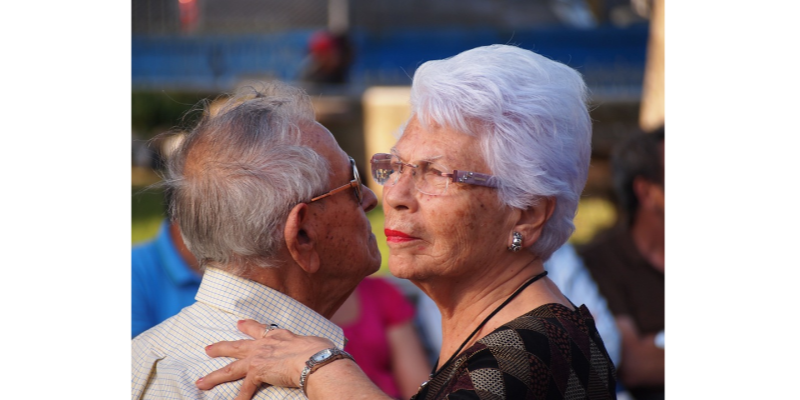 WFSJ's tweet photo. What Journalists Need to Know About Healthy Aging—May-21— #ScienceTalks #webinar by @thewileynetwork @cochranecollab — @DoctorpaulMD @Telligen Chief Medical Officer—Susan Friedman MD MPH @UofR professor—Dr. William Applegate @AmerGeriatrics Editor-in-Chief https://t.co/1EaJt3TuOM https://t.co/vspNAbmhbQ