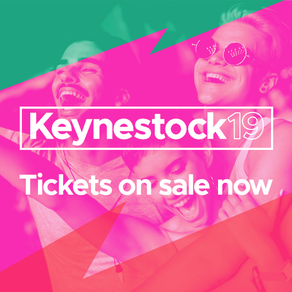 KentUnion's tweet image. This time next week is Keynestock 2019! The annual music festival is celebrating 50 years of Keynes College with food, fun, and good music 🌞🎵🍻

Already got plans? Change them and buy your ticket now! ow.ly/gYUt50qD87U